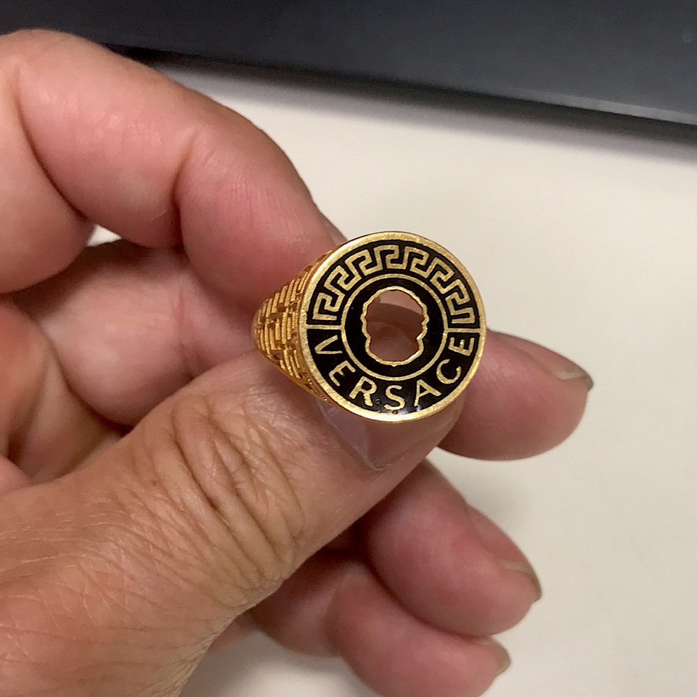 Emirate gold 22 k real Versace